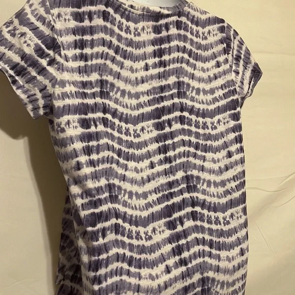 VINCE CAMUTO Top. Size Large - Picture 7 of 11